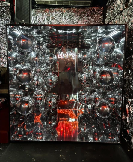 Mirror box